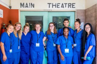 10 Benefits of Volunteering Abroad