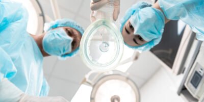 Anesthesiologist vs CRNA: What are the Key Differences?