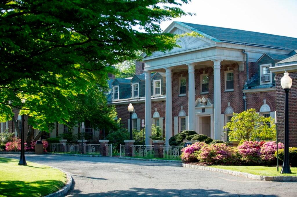 New York Medical College (NYMC)