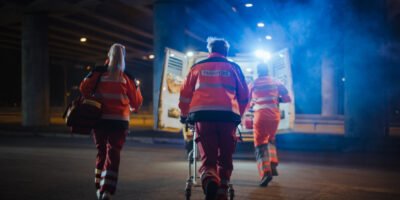 6 Ways to Respond to Accidents and Emergencies