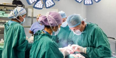 Peruvian Public vs. Private Hospitals: Which Is Better For Pre-Med Interns?