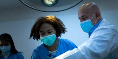 How High School Pre-Med Program Participants Can Network And Grow