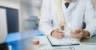 Chiropractors vs Orthopedic Surgeons: Understanding the Key Differences