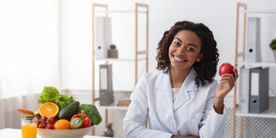 Dieticians vs Nutritionists: Degree and Careers Comparison (2026)