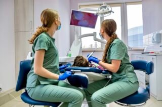 What Are The Responsibilities Of A Pre-Dental Intern?