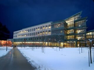 How to Get Into University of Iowa Roy J. and Lucille A. Carver College of Medicine: The Definitive Guide (2024)
