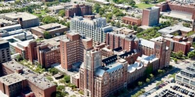 How to Get Into University of Illinois College of Medicine: The Definitive Guide (2024)