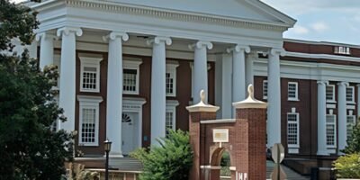 How to Get Into University of Virginia School of Medicine: The Definitive Guide (2024)