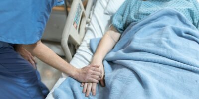 Hospital-Grade Beds & Beyond: An Essential Home-Equipment Checklist for Post-Op Recovery